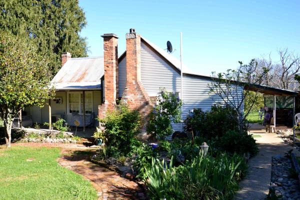 Tre-vista Lane Retreat - Bright