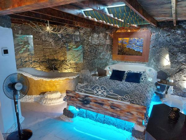 Aloelux Villa ! - Private Villa With Jacuzzi, Cinema ,Massage ,Wonderful View, Art Desing Villa - Lanzarote