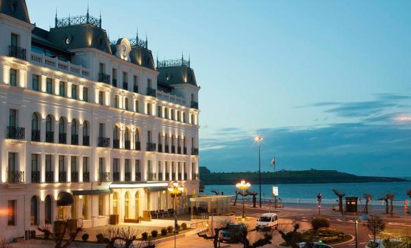 På billedet ses objektet Gran Hotel Sardinero beliggende i byen Santander.