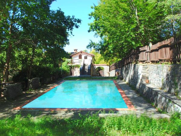 A la foto es mostra l'objecte Peaceful Retreat with Pool situat a la ciutat de Piteglio.