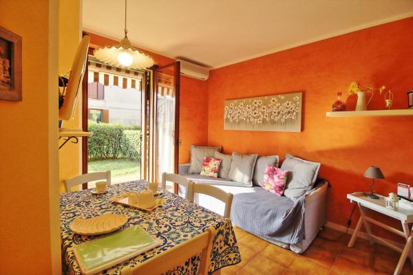 A la foto es mostra l'objecte Appartamento di Charme Suite Sole situat a la ciutat de Lazise.