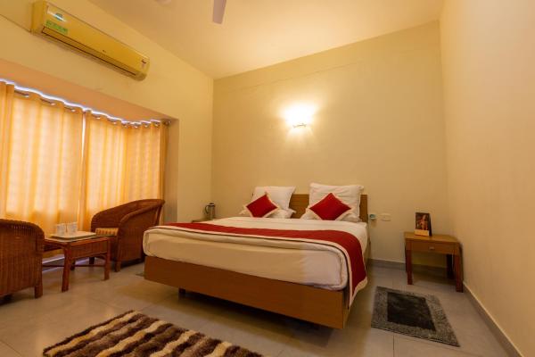 A la foto es mostra l'objecte KSTDC Hotel Mayura Sangama Mekedatu situat a la ciutat de Urigam.