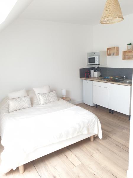 A la foto es mostra l'objecte Studio n°6 Henriville situat a la ciutat de Amiens.