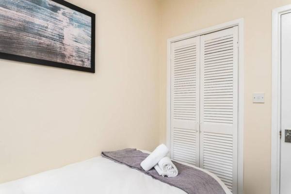 Contractor Base - Sleeps 5 - Near M4の写真4