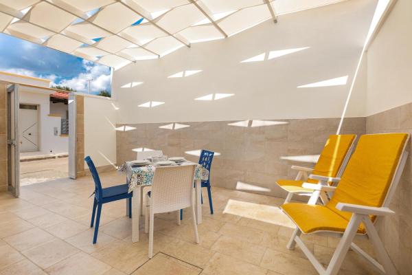 A la foto es mostra l'objecte Appartamento Renzo by BarbarHouse situat a la ciutat de Torre Lapillo.