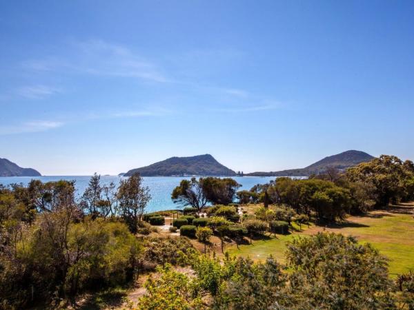Shoalhaven 4 28 Voyager Cl - Waterfront Unit With Stunning Views And Wifi - Hawks Nest