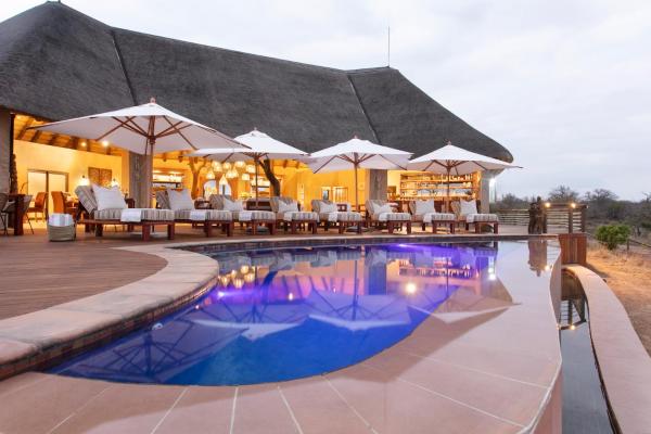 Na fotografii je vidět objekt Thabamati Luxury Tented Camp nacházející se ve městě Rabalias Gate.