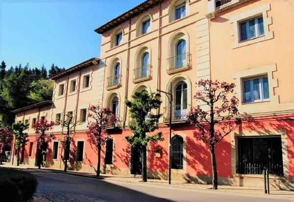 A la foto es mostra l'objecte Hostal Montsoliu situat a la ciutat de Arbúcies.