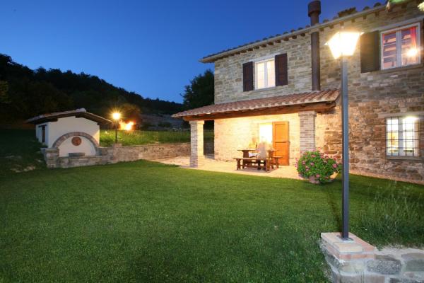 Στη φωτογραφία φαίνεται το αντικείμενο Agriturismo Caiburroni που βρίσκεται στην πόλη Pietralunga.