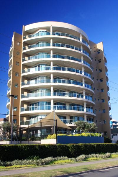 A la foto es mostra l'objecte Sails Apartments situat a la ciutat de Forster.