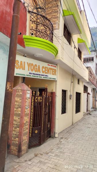 På billedet ses objektet Yogi Home stay Gulab nagar Tapovan inter collage beliggende i byen Rishikesh.