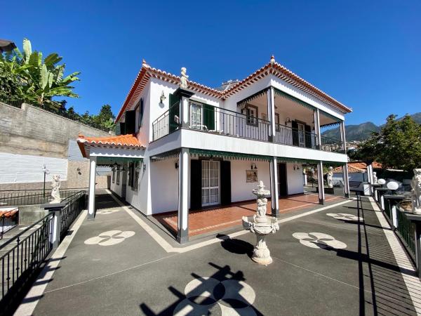 A la foto es mostra l'objecte Classic Tranquil Madeiran 4-Bedroom Villa Funchal situat a la ciutat de Funchal.