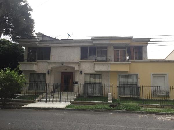 Op de foto is het object Casa Castillo Cali te zien, gelegen in de stad Cali.