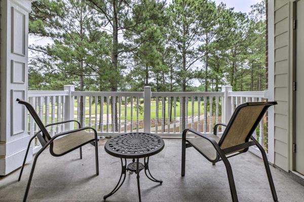 Na foto é possível ver o objeto Anderson Golf Club Condo with Community Amenities! localizado na cidade de Spring Lake.