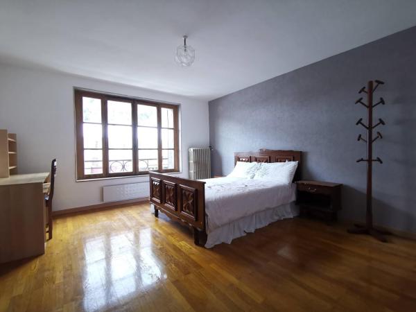 写真にはモダーヌ市にあるAppartements au bord de la rivièreが写っています。