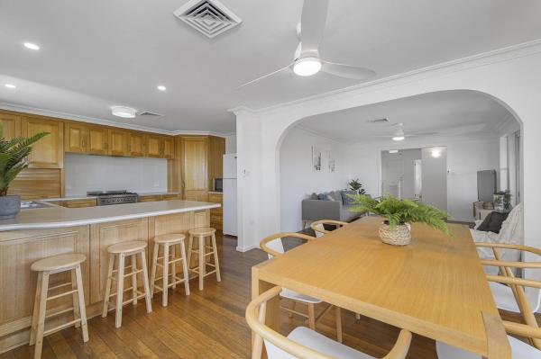 A la foto es mostra l'objecte East Point Holiday Home situat a la ciutat de Crescent Head.
