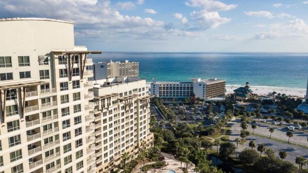 A la foto es mostra l'objecte Sandestin Resort Luau by Tufan situat a la ciutat de Destin.