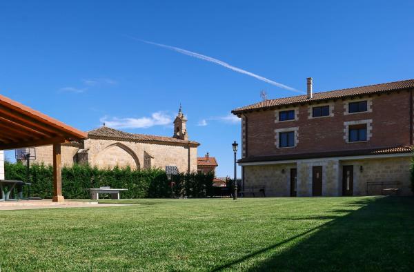 A la foto es mostra l'objecte Casa rural Ermita 1 y 2 situat a la ciutat de Olmillos de Sasamón.