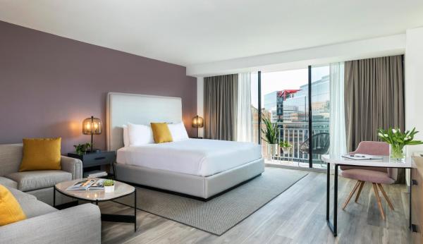 A la foto es mostra l'objecte Hotel Madera situat a la ciutat de Washington.