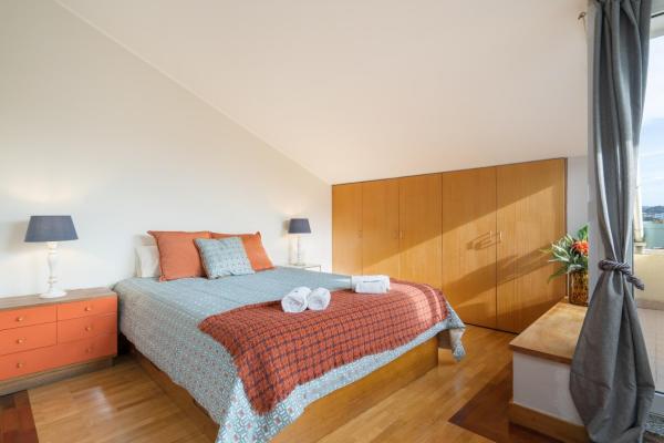 Auf dem Foto ist das Objekt Host Wise - Stunning Modern Flat w Terrace Miramar Gaia in der Stadt Gulpilhares zu sehen.