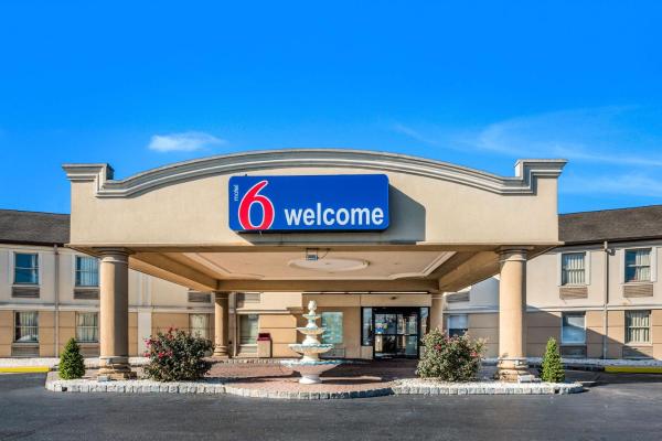 A la foto es mostra l'objecte Motel 6-Levittown, PA - Bensalem situat a la ciutat de Levittown.