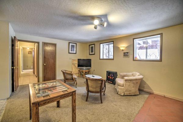 A la foto es mostra l'objecte Cozy Durango Apt w/ Mtn View ~ 6 Mi to Downtown! situat a la ciutat de Durango.