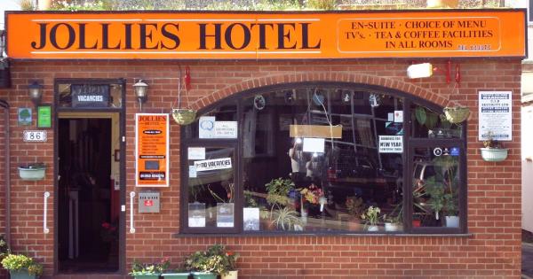 På billedet ses objektet Jollies Hotel beliggende i byen Blackpool.