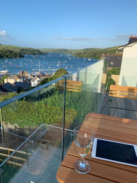 A la foto es mostra l'objecte 3, Glenthorne House, Salcombe situat a la ciutat de Salcombe.