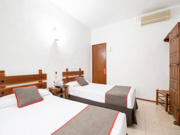 A la foto es mostra l'objecte Hostal Santiago situat a la ciutat de Écija.