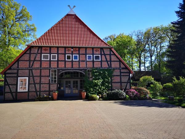 På billedet ses objektet Ferienbauernhof Ennenhof beliggende i byen Schülern.