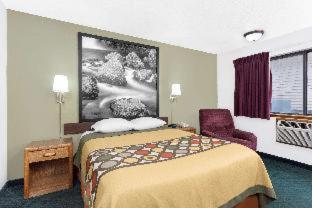 Foto 4: Super 8 by Wyndham Antigo
