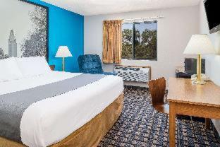 Kuva 5: Super 8 by Wyndham Lincoln West
