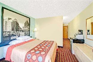 Foto 4: Super 8 by Wyndham San Antonio/Fiesta