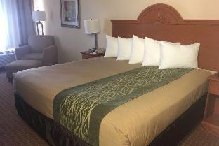 Super 8 by Wyndham Great Bend photo 2