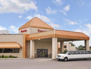 Ramada by Wyndham Sioux Falls Airport - Waterpark Resort & Event Centerの写真2