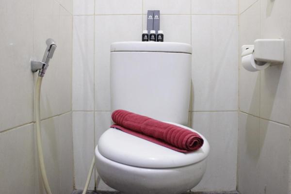Private & Stylish 2BR at Gateway Apartment Ahmad Yani Cicadas By Travelioの写真8