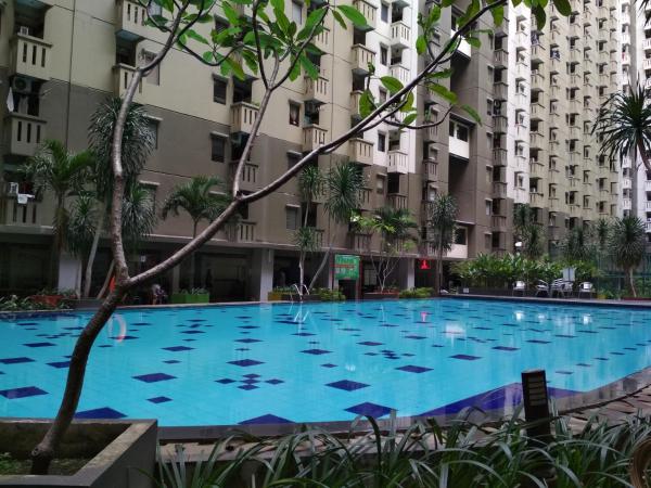Private & Stylish 2BR at Gateway Apartment Ahmad Yani Cicadas By Travelioの写真9