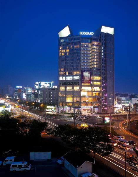 Na zdjęciu widoczny jest obiekt Ecograd Hotel położony w mieście Suncheon.