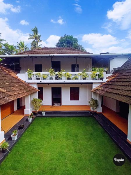 På billedet ses objektet Kayyalas Courtyard beliggende i byen Thrissur.