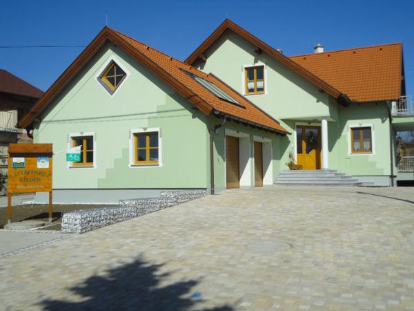 The photo shows the Gästezimmer Rieder located in the city of Loosdorf.