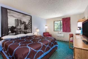 Foto 4: Super 8 by Wyndham Farmville