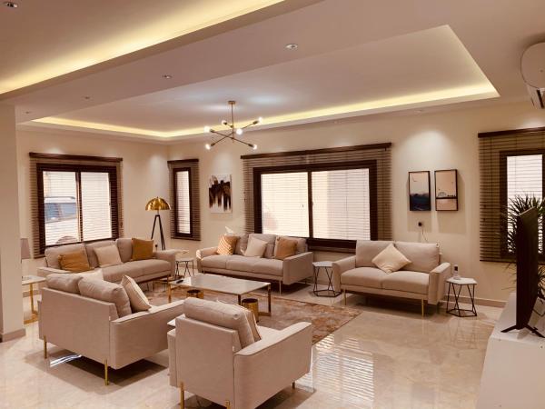 Na fotografii je vidět objekt Luxury fully furnished villa ڤيلا مؤثثة nacházející se ve městě Al Ula.