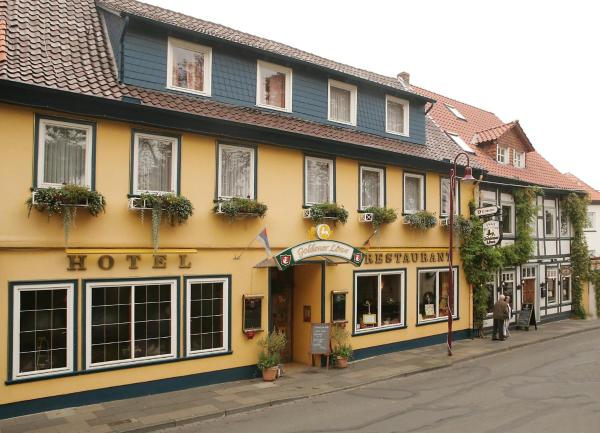 Na fotografii je vidět objekt Hotel Goldener Löwe nacházející se ve městě Einbeck.