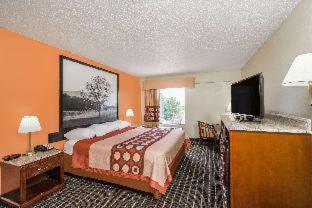 Fotografie 5: Super 8 by Wyndham Dandridge