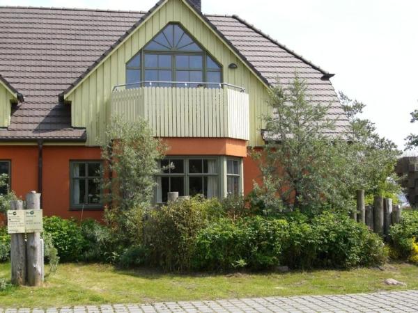 På billedet ses objektet Ferienwohnung Am Leuchtfeuer EG beliggende i byen Wustrow.
