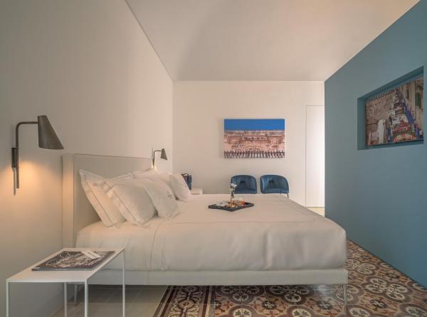 A la foto es mostra l'objecte Sikelia Suites situat a la ciutat de Noto.