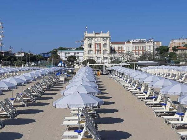 På billedet ses objektet Grand Hotel Cesenatico beliggende i byen Cesenatico.