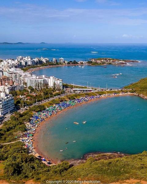 A la foto es mostra l'objecte Paraíso Peracanga - Bacutia situat a la ciutat de Guarapari.