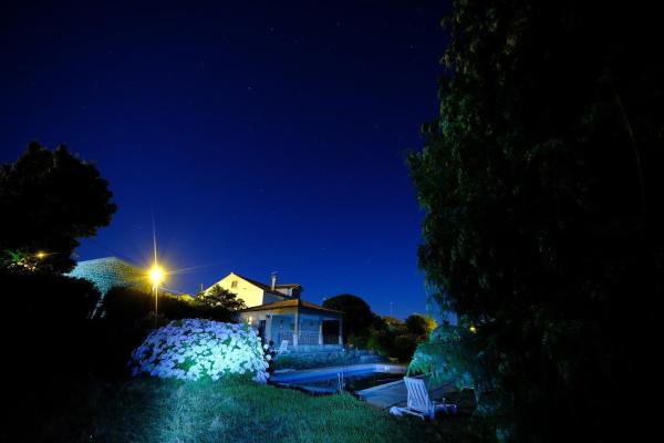 A la foto es mostra l'objecte 19th Centry Farmhouse Getaway - Sleep 12-14 w Pool situat a la ciutat de Quintãs de Baixo.