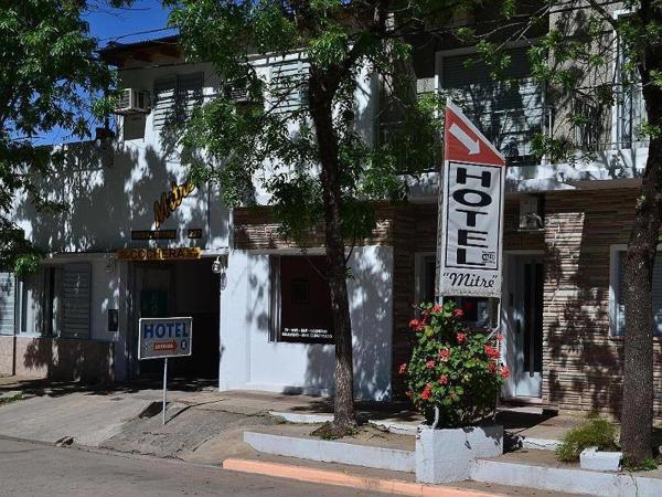 The photo shows the Hotel Mitre located in the city of Chivilcoy.